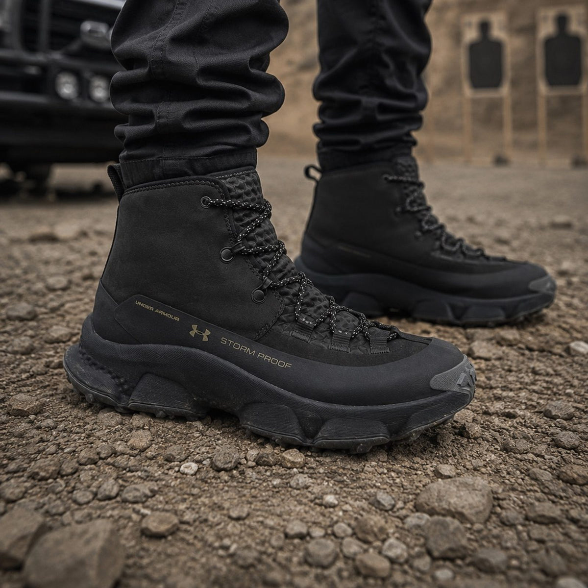 Bota Táctica UA Charged Expanse Mid — Negro · vista 2